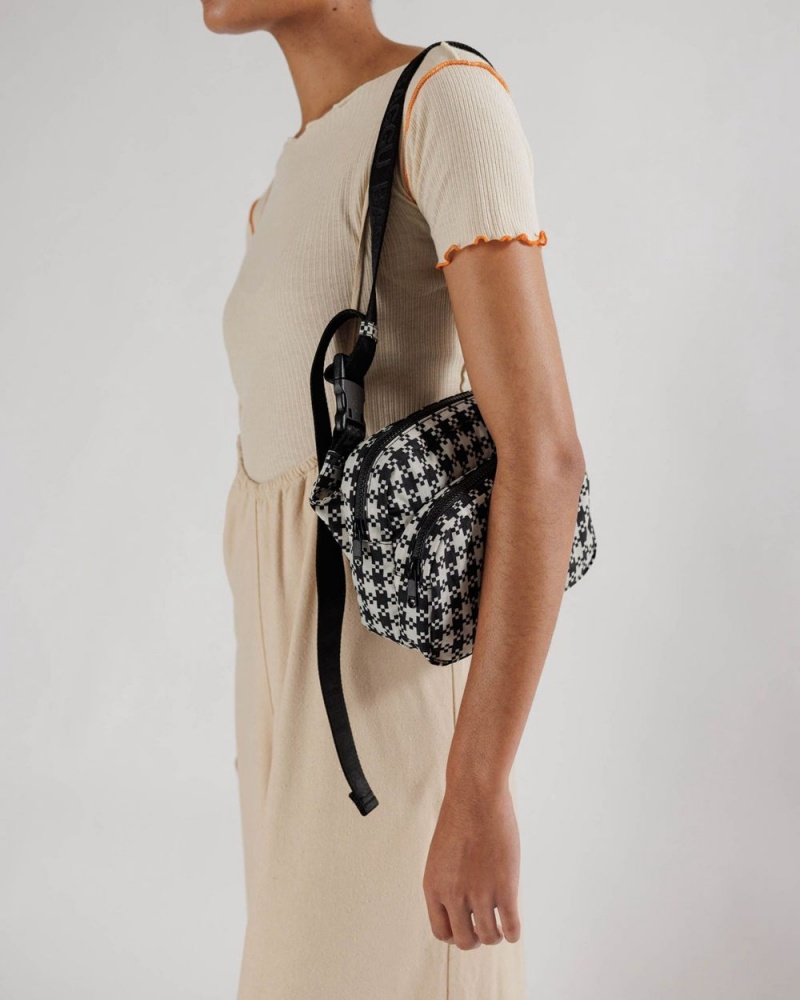 Baggu Fanny Pack Crossbody Bags Black & White Pixel Gingham | 407KPRIWY