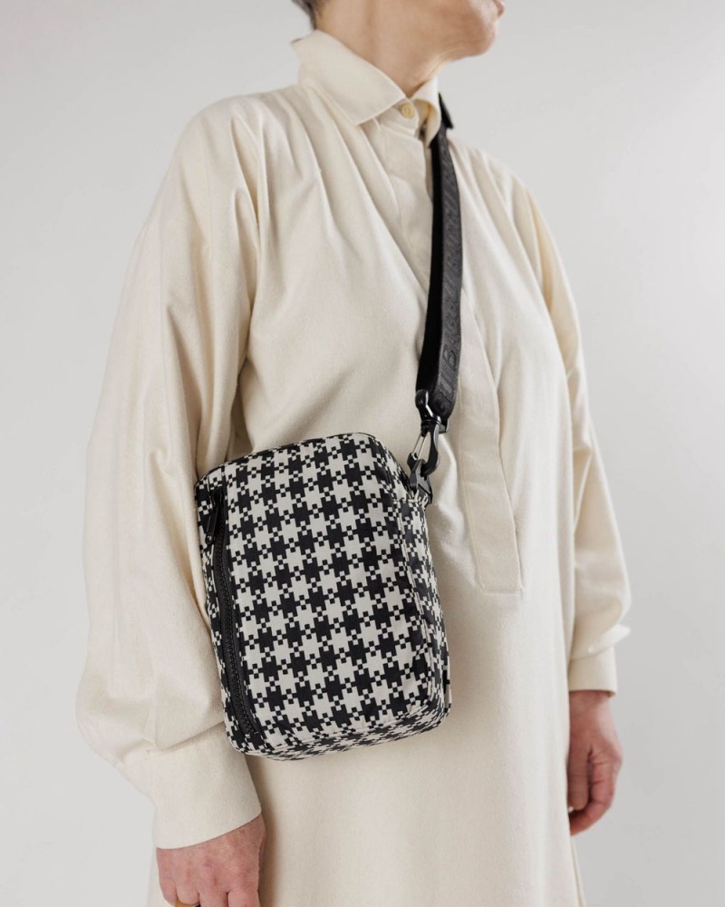 Baggu Sport Crossbody Bags Black & White Pixel Gingham | 938RBLCNQ