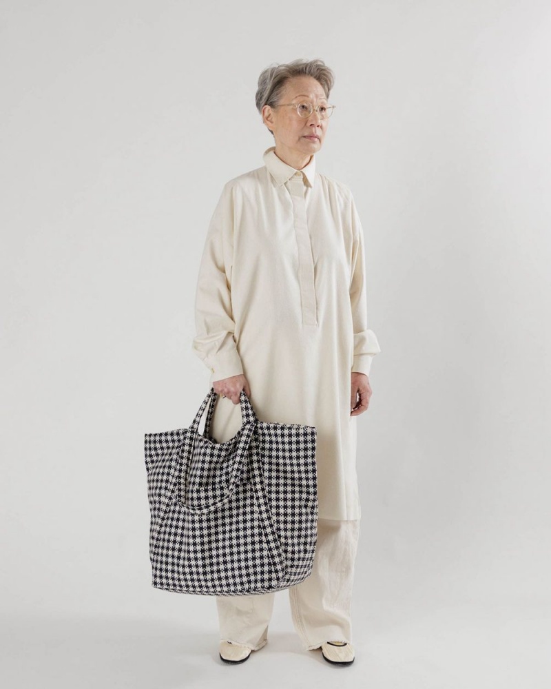 Baggu Travel Cloud Tote Bags Black & White Pixel Gingham | 719LVJCMY